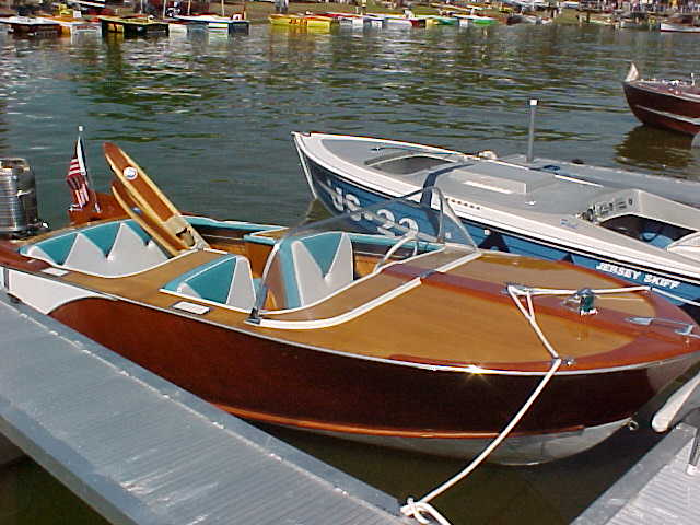 BoatsOnWater-2.JPG