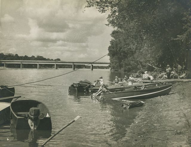 RiverRacing1940s.jpg