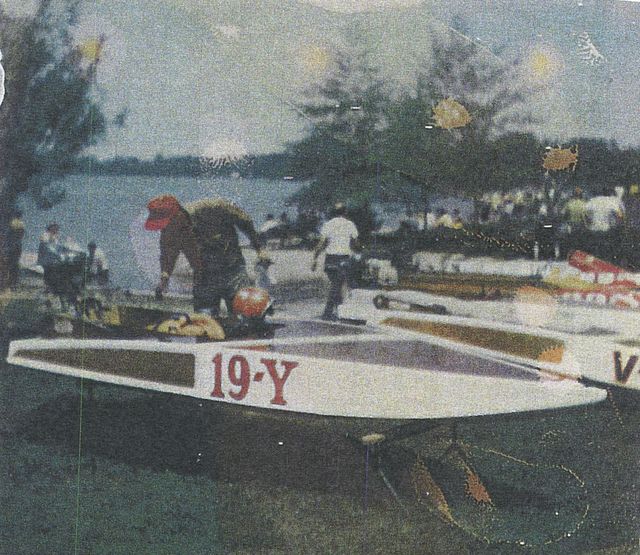 boat19y-sm.jpg